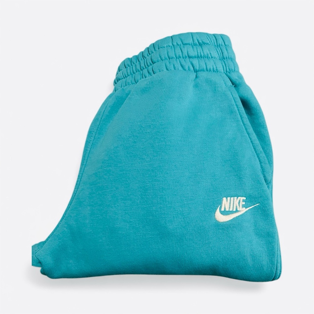 ((ITEM SOLD)) ‼️‼️Nike Kids Aqua Sweatpants